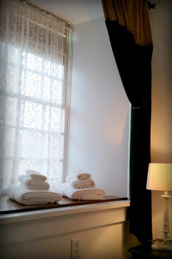 Mineral Point Hotel Bagian luar foto