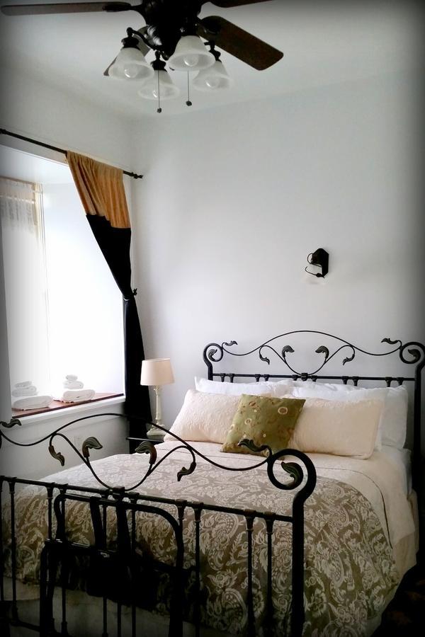 Mineral Point Hotel Bagian luar foto